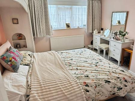 3 bedroom Detached house for sale in Kensington Close, Oadby, LE2