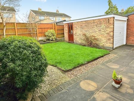 3 bedroom Detached house for sale in Kensington Close, Oadby, LE2