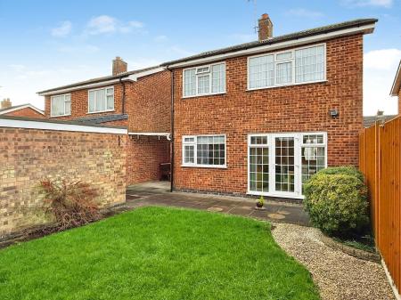 3 bedroom Detached house for sale in Kensington Close, Oadby, LE2