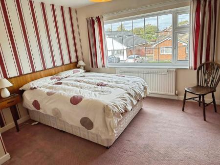 3 bedroom Semi-detached house for sale in Biggin Hill Road, Leicester, LE5