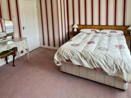 3 bedroom Semi-detached house for sale in Biggin Hill Road, Leicester, LE5
