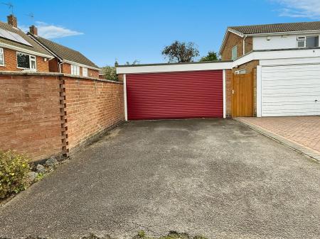 3 bedroom Semi-detached house for sale in Biggin Hill Road, Leicester, LE5