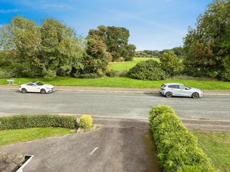 3 bedroom Semi-detached house for sale in Biggin Hill Road, Leicester, LE5