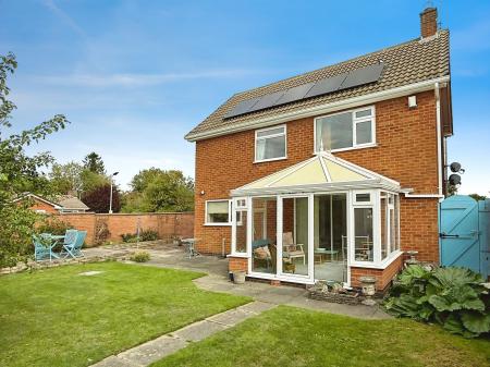 3 bedroom Semi-detached house for sale in Biggin Hill Road, Leicester, LE5