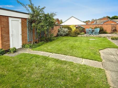 3 bedroom Semi-detached house for sale in Biggin Hill Road, Leicester, LE5