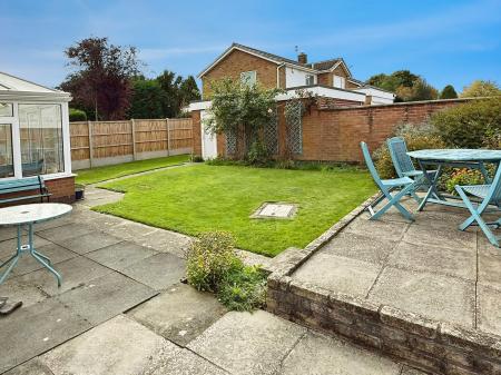 3 bedroom Semi-detached house for sale in Biggin Hill Road, Leicester, LE5