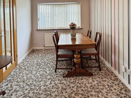 3 bedroom Semi-detached house for sale in Biggin Hill Road, Leicester, LE5