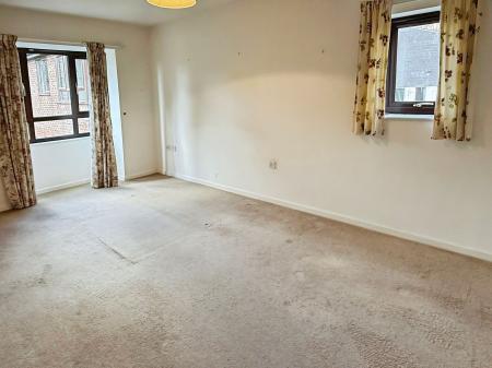 1 bedroom Flat for sale in St. Pauls Close, Oadby, LE2