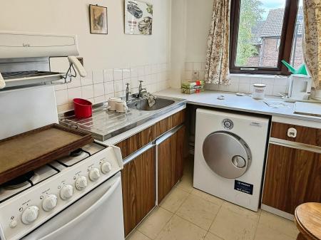 1 bedroom Flat for sale in St. Pauls Close, Oadby, LE2