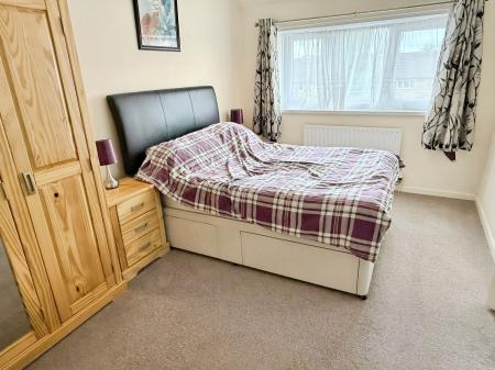 3 bedroom Semi-detached house for sale in Flatholme Road, Leicester, LE5