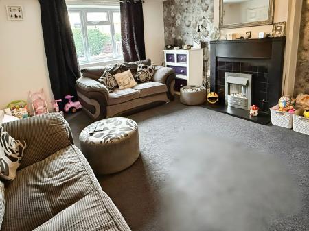 3 bedroom Semi-detached house for sale in Flatholme Road, Leicester, LE5