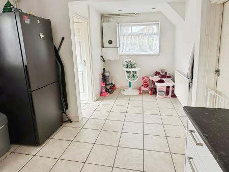 3 bedroom Semi-detached house for sale in Flatholme Road, Leicester, LE5