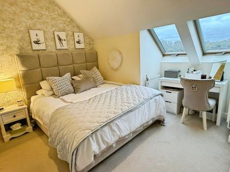 2 bedroom Semi-detached house for sale in Sangha Close, Leicester, LE3