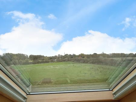 2 bedroom Semi-detached house for sale in Sangha Close, Leicester, LE3