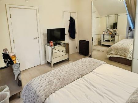2 bedroom Semi-detached house for sale in Sangha Close, Leicester, LE3