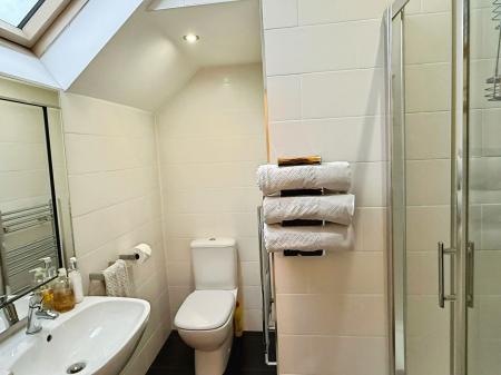 2 bedroom Semi-detached house for sale in Sangha Close, Leicester, LE3