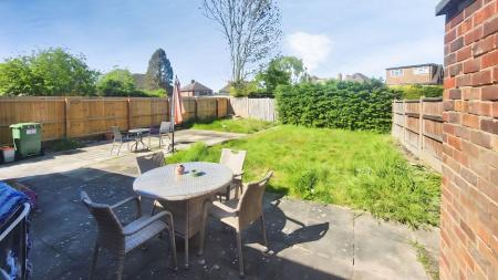 2 bedroom Semi-detached bungalow for sale in Calverton Avenue, Wigston, LE18