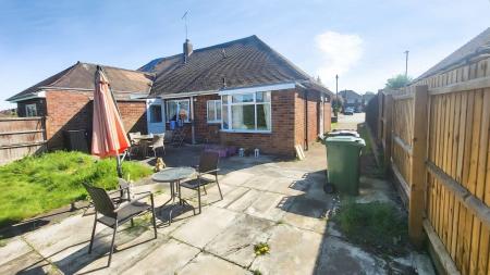 2 bedroom Semi-detached bungalow for sale in Calverton Avenue, Wigston, LE18
