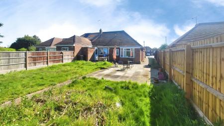 2 bedroom Semi-detached bungalow for sale in Calverton Avenue, Wigston, LE18