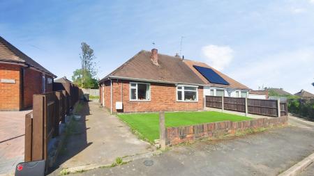 2 bedroom Semi-detached bungalow for sale in Calverton Avenue, Wigston, LE18