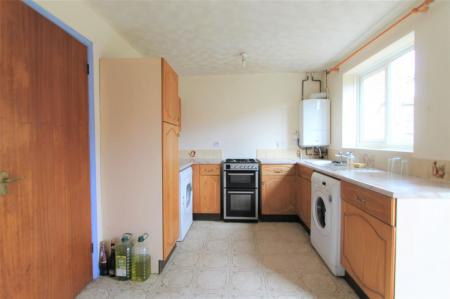 3 bedroom Terraced House for sale in Larchwood Close, Leicester, LE2