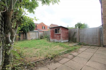 3 bedroom Terraced House for sale in Larchwood Close, Leicester, LE2
