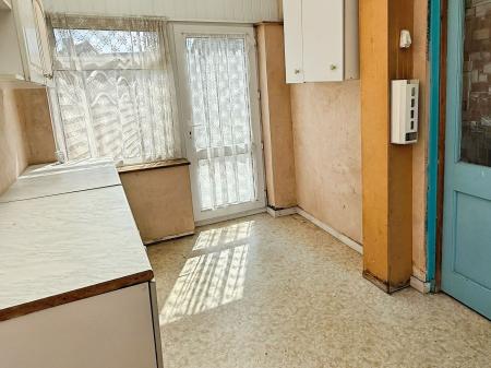 2 bedroom Semi-detached house for sale in Garnett Crescent, Leicester, LE2