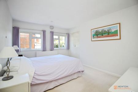 4 bedroom Detached house for sale in Fitzwilliam Close, Oadby, LE2