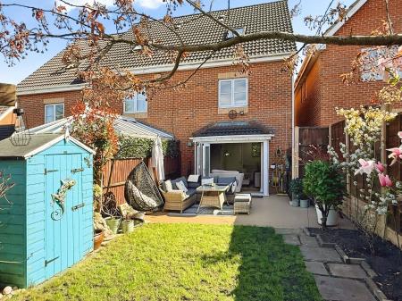 3 bedroom End of terrace house for sale in Richmore Road, Hamilton, LE5