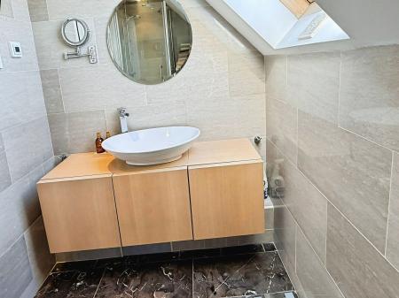 3 bedroom End of terrace house for sale in Richmore Road, Hamilton, LE5