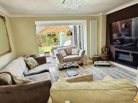 3 bedroom End of terrace house for sale in Richmore Road, Hamilton, LE5