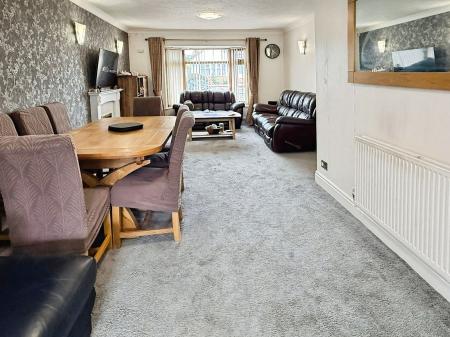 3 bedroom Detached bungalow for sale in Drury Lane, Oadby, LE2