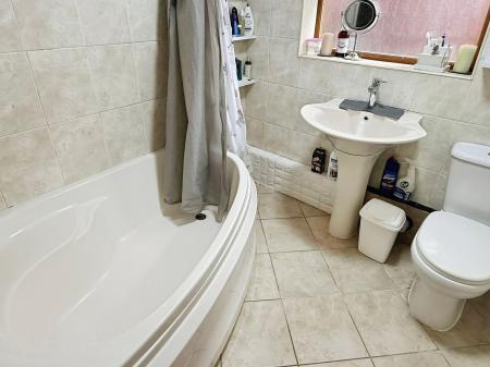 3 bedroom Detached bungalow for sale in Drury Lane, Oadby, LE2