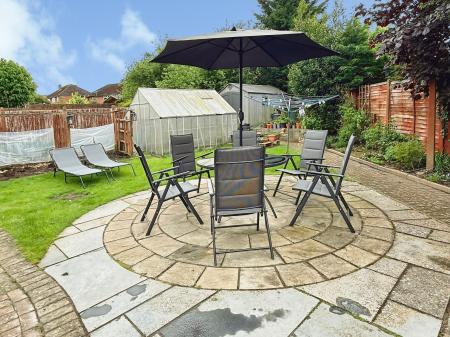 3 bedroom Detached bungalow for sale in Drury Lane, Oadby, LE2
