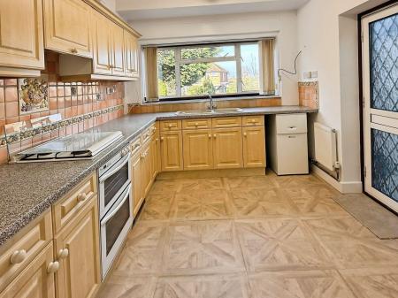 3 bedroom Semi-detached house for sale in Woodnewton Drive, Leicester, LE5