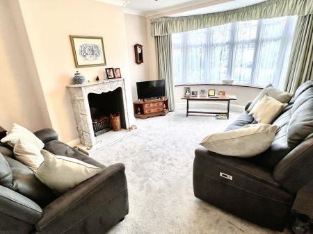 3 bedroom Semi-detached house for sale in Carfax Avenue, Oadby, LE2