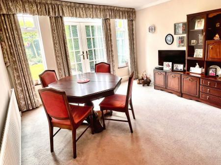 3 bedroom Semi-detached house for sale in Carfax Avenue, Oadby, LE2