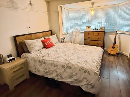 3 bedroom Semi-detached house for sale in Uplands Road, Oadby, LE2