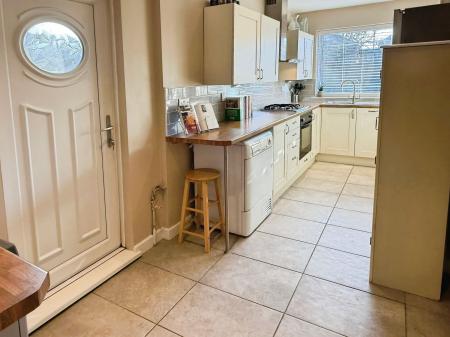3 bedroom Semi-detached house for sale in Evesham Road, Leicester, LE3