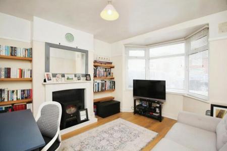 3 bedroom Semi-detached house for sale in Evesham Road, Leicester, LE3