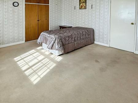 4 bedroom Detached house for sale in Rectory Gardens, Leicester, LE2