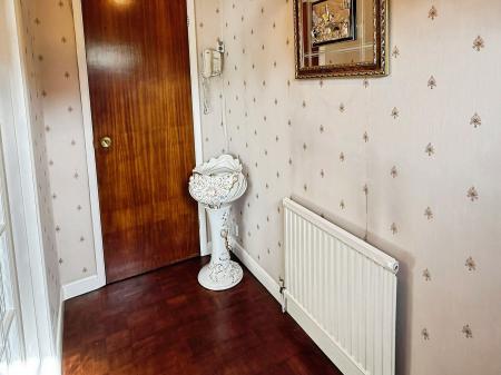 4 bedroom Detached house for sale in Rectory Gardens, Leicester, LE2