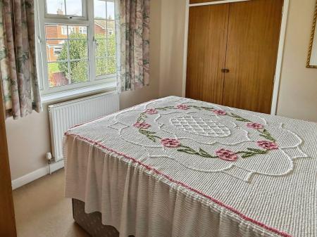 4 bedroom Detached house for sale in Rectory Gardens, Leicester, LE2
