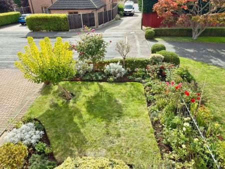 4 bedroom Detached house for sale in Rectory Gardens, Leicester, LE2