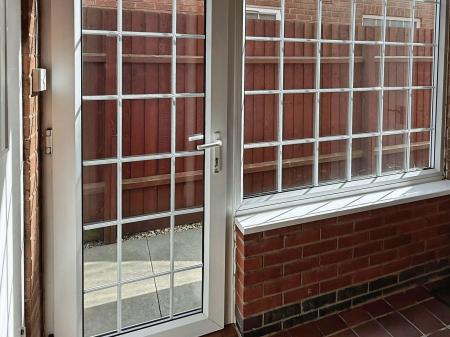 4 bedroom Detached house for sale in Rectory Gardens, Leicester, LE2
