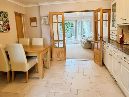 3 bedroom Detached house for sale in Chater Close, Leicester, LE5