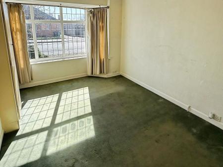 2 bedroom Semi-detached bungalow for sale in Foxhunter Drive, Oadby, LE2