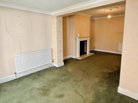2 bedroom Semi-detached bungalow for sale in Foxhunter Drive, Oadby, LE2