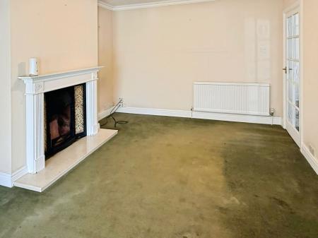 2 bedroom Semi-detached bungalow for sale in Foxhunter Drive, Oadby, LE2