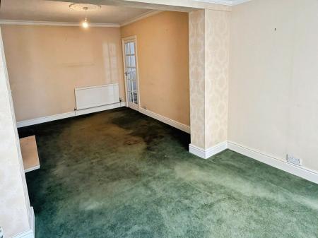 2 bedroom Semi-detached bungalow for sale in Foxhunter Drive, Oadby, LE2